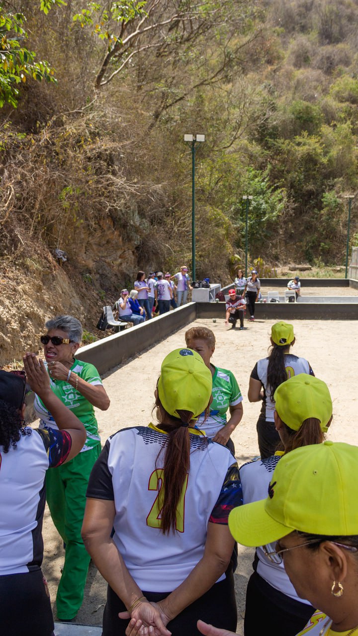 Community bolas criollas activity